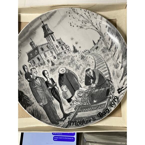 Charles Addams 1972 Mother's Day Plate Limited 1st Edition Collector’s Item - Picture 3 of 5